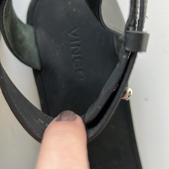 VINCE - 8, black ankle strap flat sandals - Picture 3 of 9